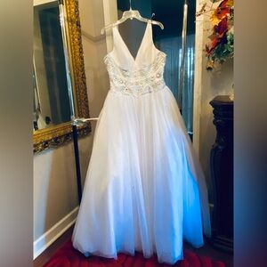 Privada wedding dress size 12